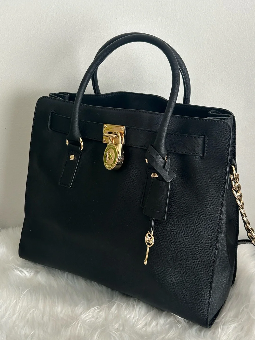 Michael Kors Hamilton Black Saffiano Leather Satchel Tote Lock Key crossbody